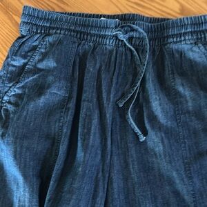Women’s elastic waist drawstring cargo pants, size medium new with tags